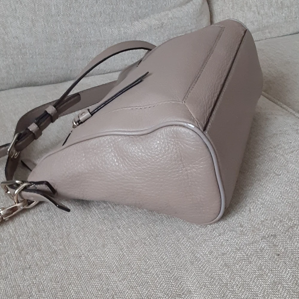 Kate Spade Taupe Leather satchel Bag
